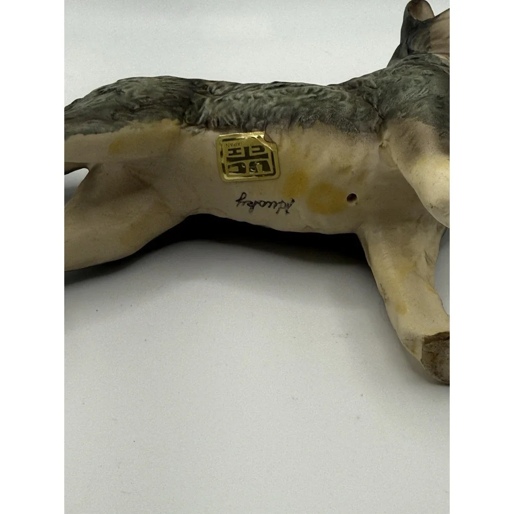 Vintage Uchida Japan Husky Dog Figurine  Signed Husky 6" Mid Century - Picture 3 of 4